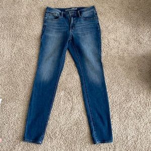 Light Washed Women’s Jeans
